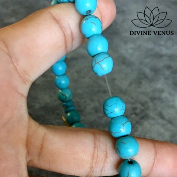Turquoise Howlite Moon Bracelet - Picture 4 of 4